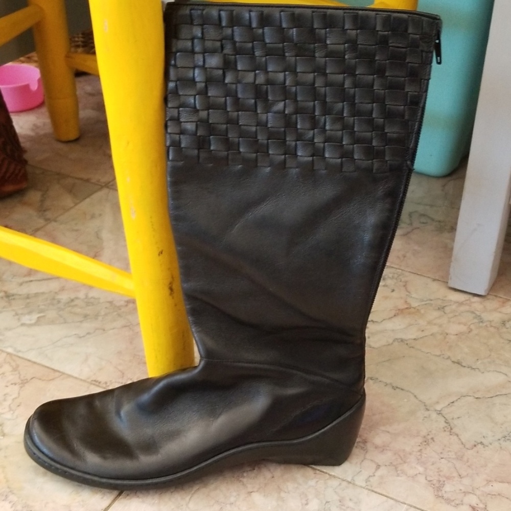 Cole Hahn black boots size 8